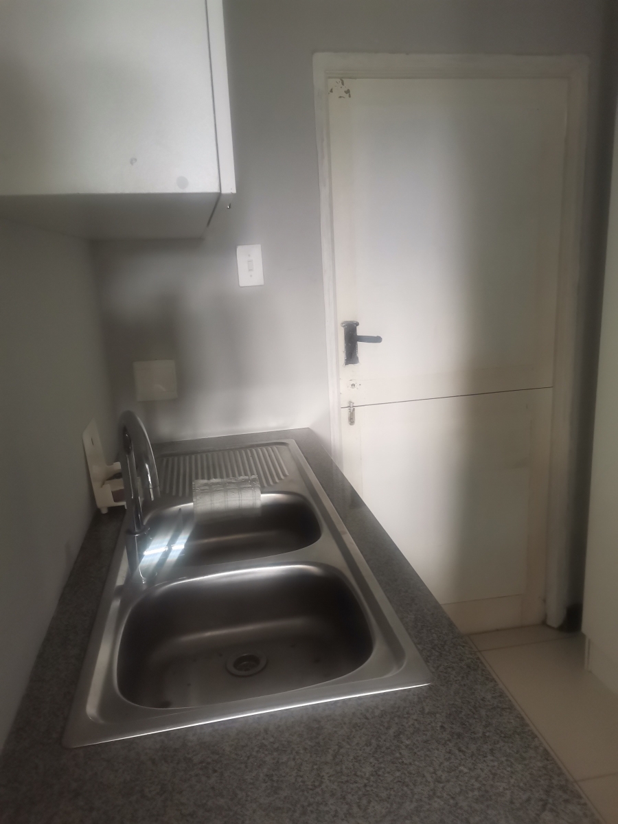 To Let Commercial Property for Rent in Walmer Eastern Cape